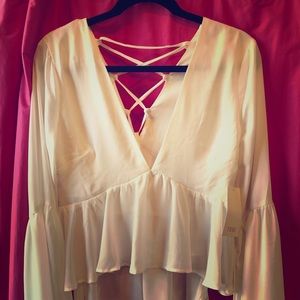 White Bell sleeved flowly blouse